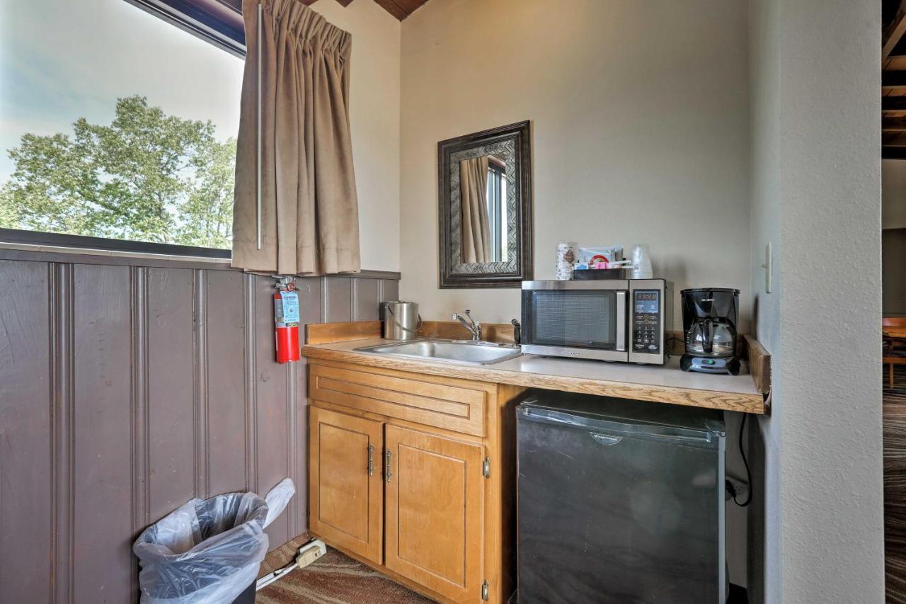 Burkesville Apt With Deck, Views And Pool Access! Экстерьер фото